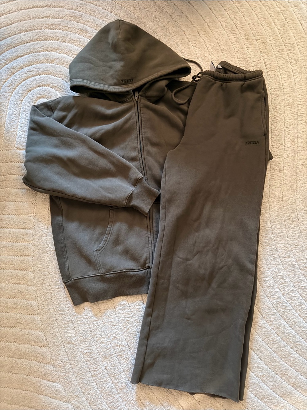 Aritzia Sweatfleece Set in Olive Green